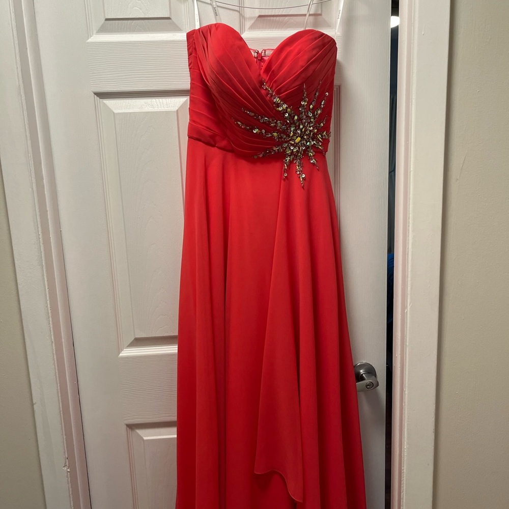 Elegant Strapless Evening Gown